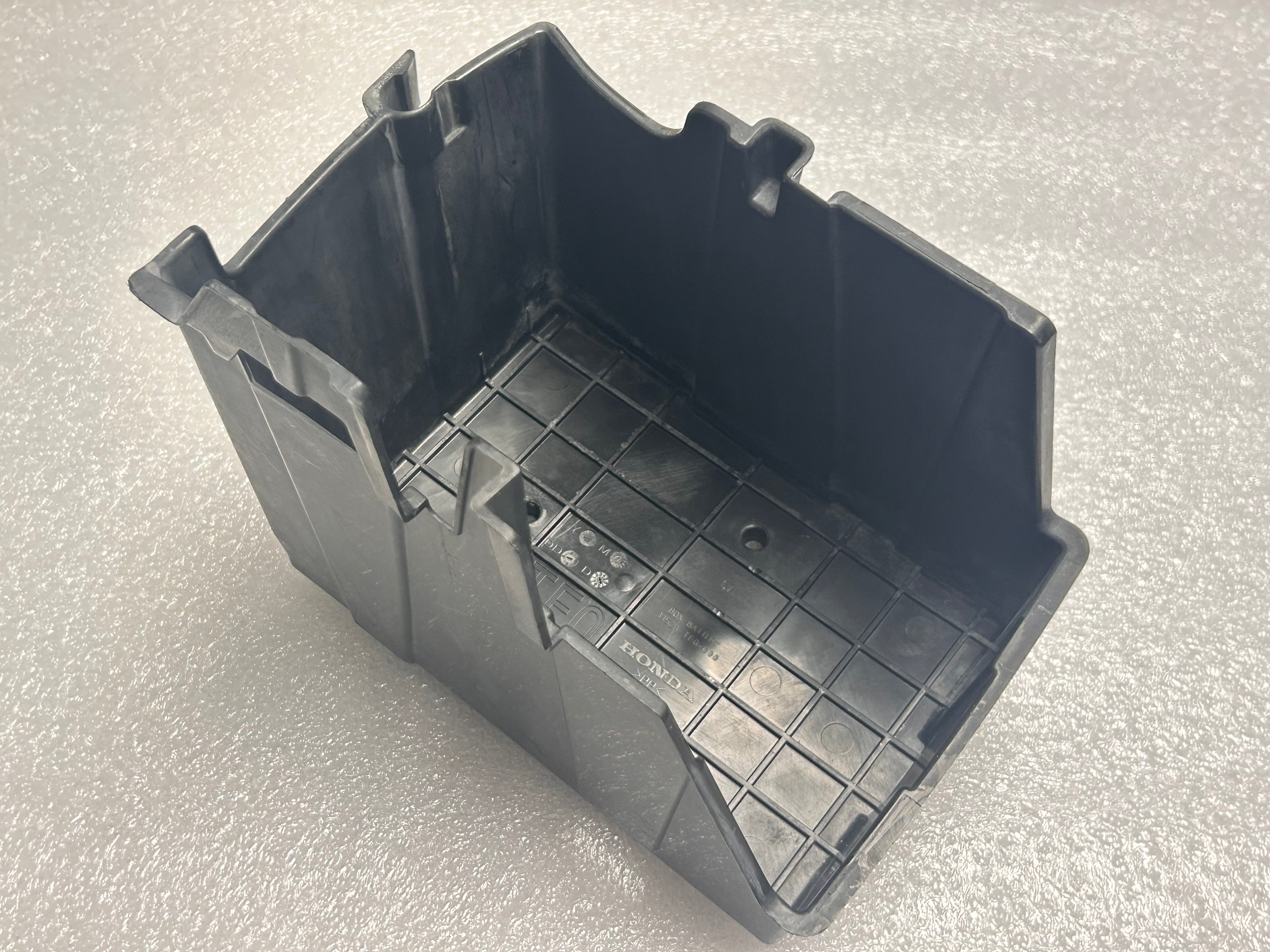 2011-2016 HONDA CR-Z 2009-2011 FIT 2009-2014 City Plastic Battery Box Tray 31521-TF0-000
