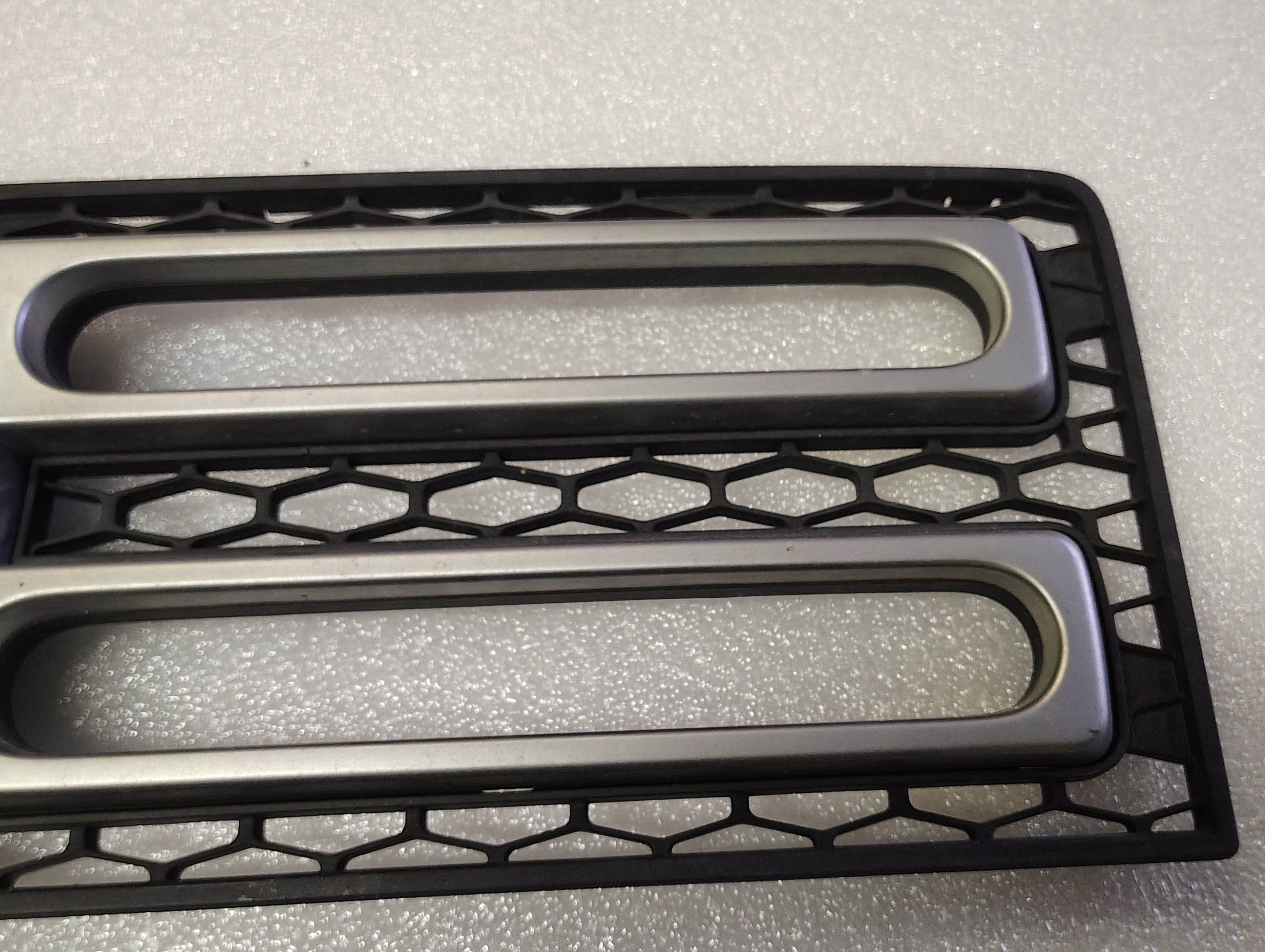 2008 Honda Ridgeline Front Grille Grill 71100-SJC-A000