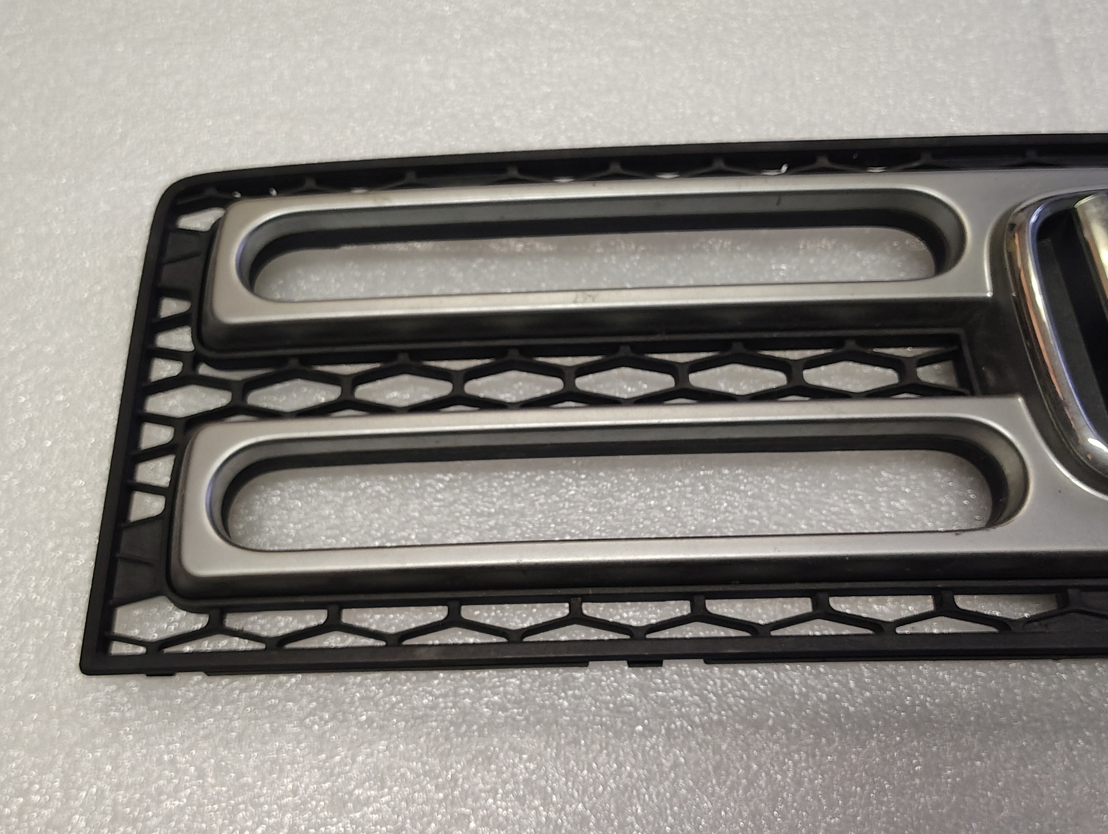 2008 Honda Ridgeline Front Grille Grill 71100-SJC-A000